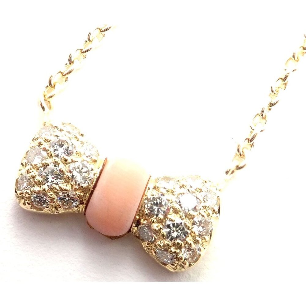 Authentic! Van Cleef & Arpels 18k Yellow Gold Diamond Coral Bow Pendant Necklace
